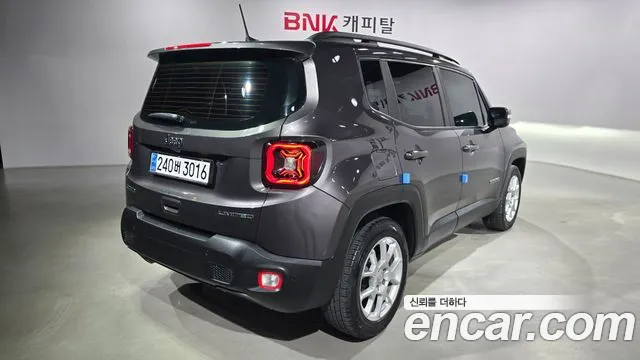 Jeep Renegade — фото 2