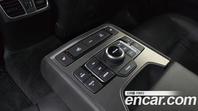 Hyundai Genesis — фото 18