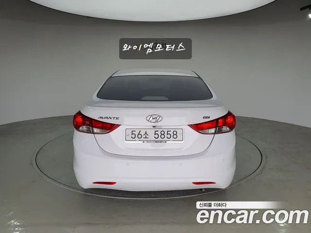 Hyundai Avante — фото 4