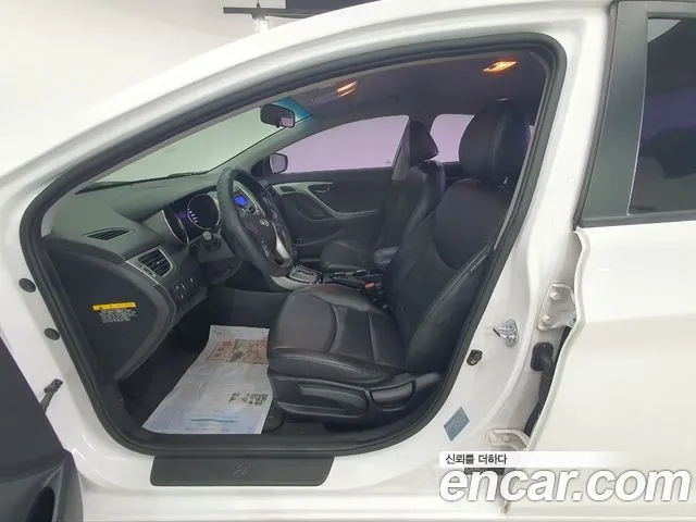 Hyundai Avante — фото 10