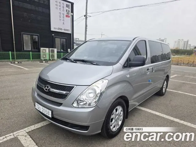 Hyundai Starex — фото 1
