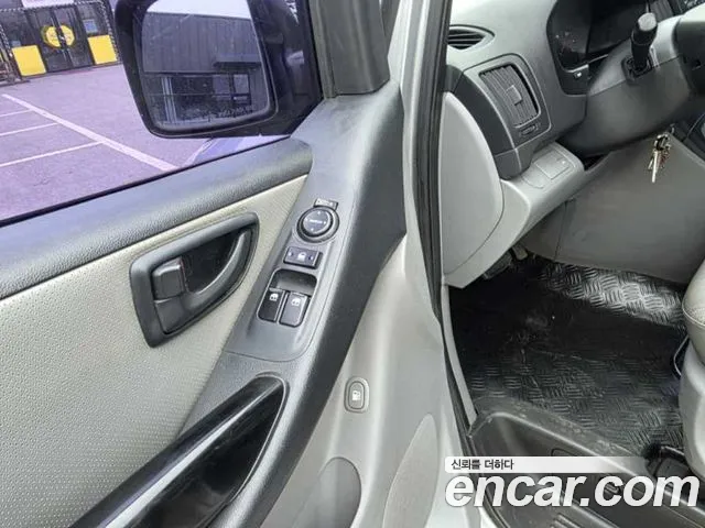 Hyundai Starex — фото 11
