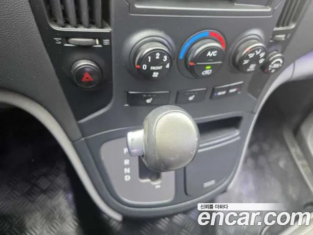 Hyundai Starex — фото 13