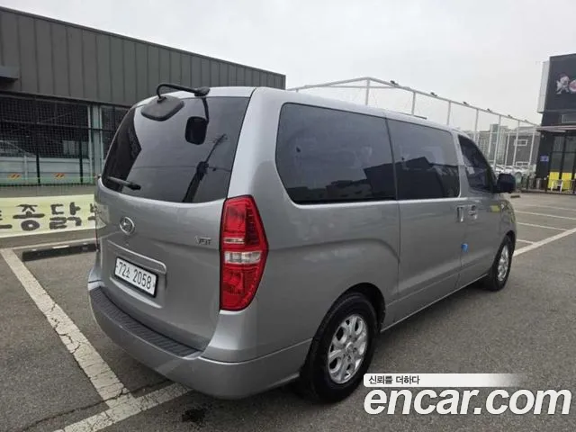 Hyundai Starex — фото 3