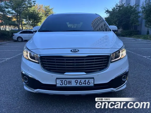 Kia Carnival — фото 1