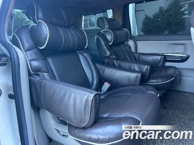 Kia Carnival — фото 10