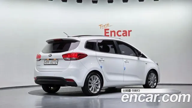 Kia Carens — фото 2