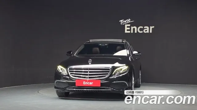 Mercedes-Benz E-Class — фото 3