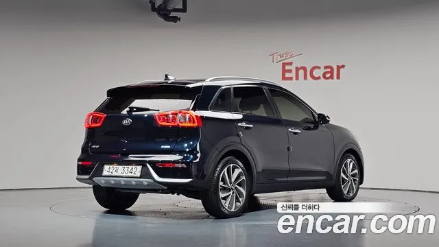 Kia Niro — фото 1