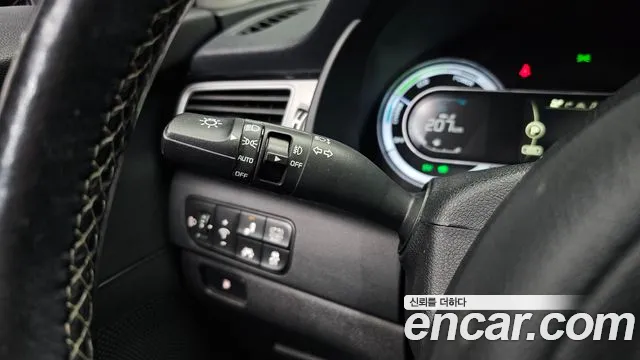 Kia Niro — фото 16