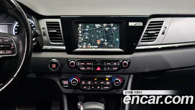 Kia Niro — фото 18