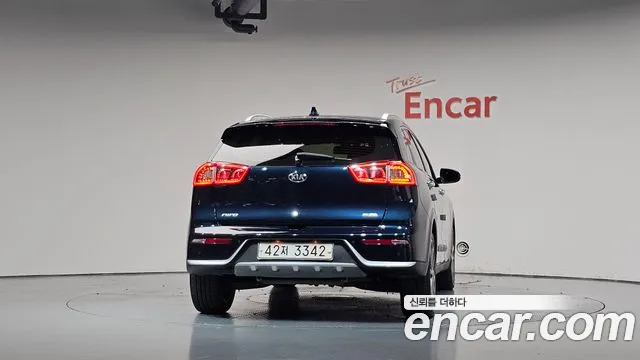Kia Niro — фото 3