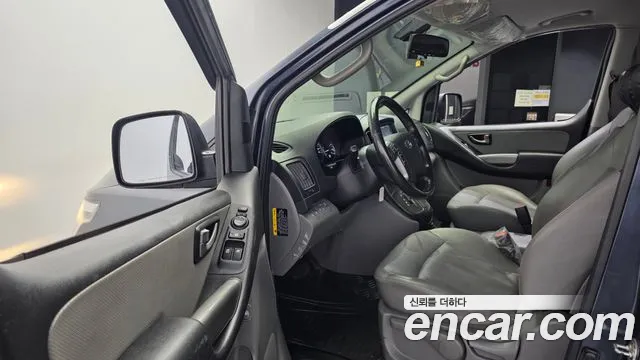 Hyundai Starex — фото 10