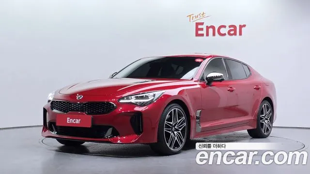 Kia Stinger — фото 1