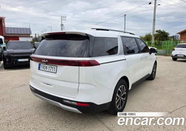 Kia Carnival — фото 2