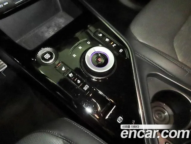 Kia Niro — фото 12