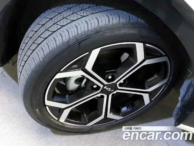 Kia Niro — фото 20