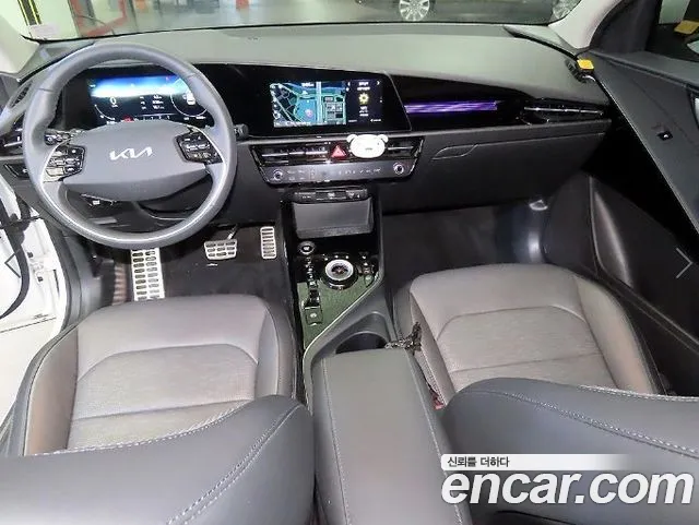 Kia Niro — фото 10
