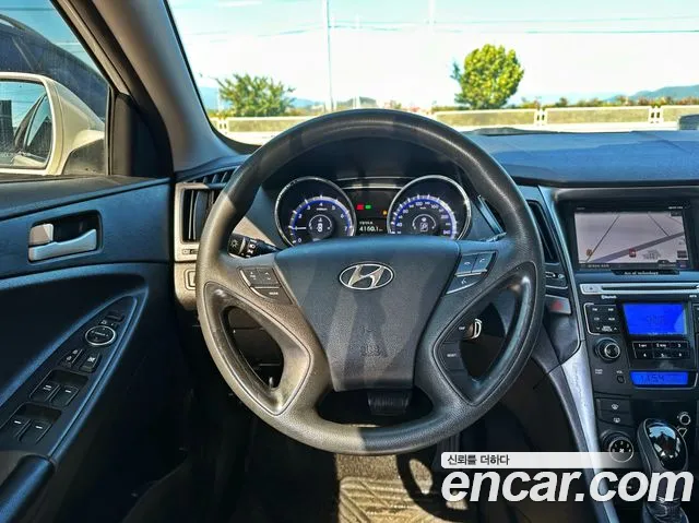Hyundai Sonata — фото 14