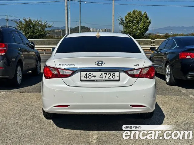 Hyundai Sonata — фото 5