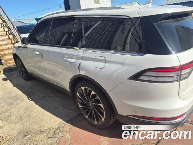 Lincoln Aviator — фото 2
