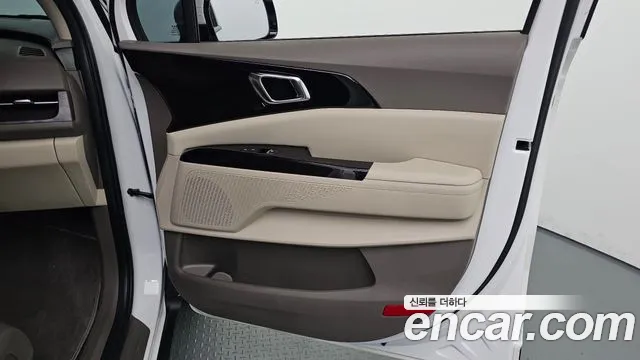 Kia Carnival — фото 25