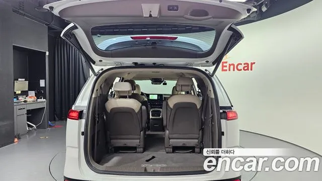 Kia Carnival — фото 28