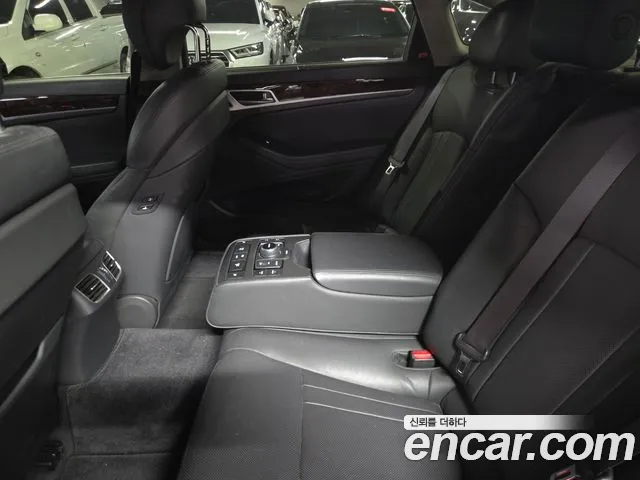 Hyundai Genesis — фото 11