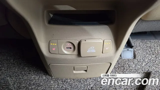 Kia Carnival — фото 18
