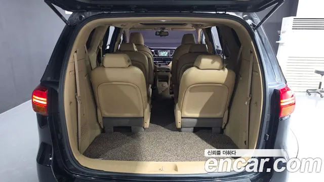 Kia Carnival — фото 20