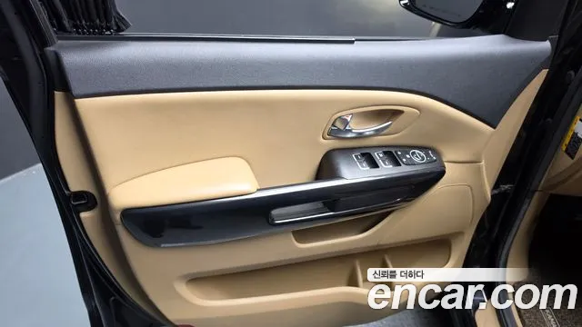 Kia Carnival — фото 24