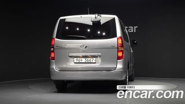 Hyundai Starex — фото 3