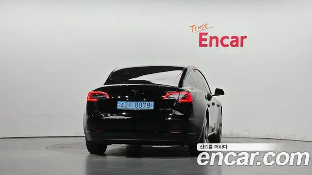 Tesla Model 3 — фото 4