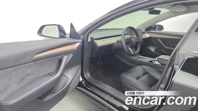 Tesla Model 3 — фото 10