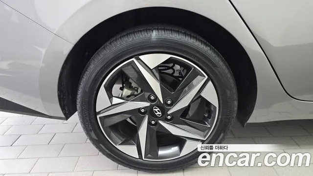 Hyundai Avante — фото 5