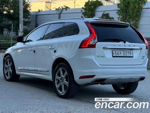 Volvo XC60 — фото 3