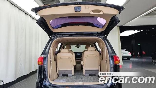 Kia Carnival — фото 20