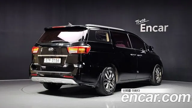Kia Carnival — фото 2