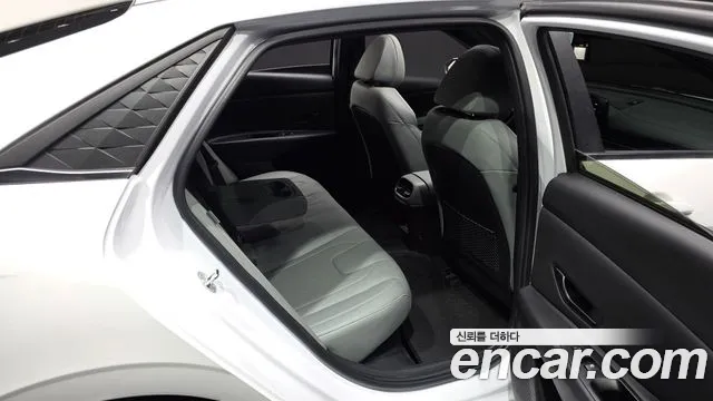 Hyundai Avante — фото 12
