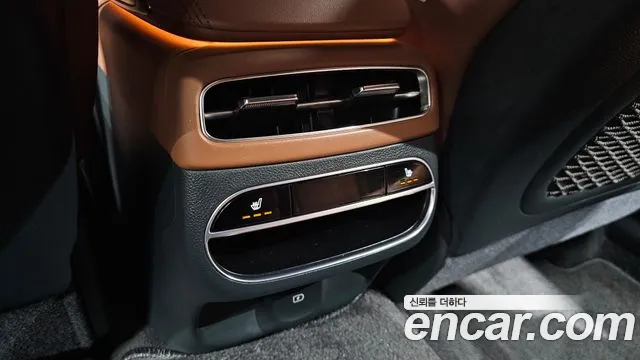 Genesis GV70 — фото 17