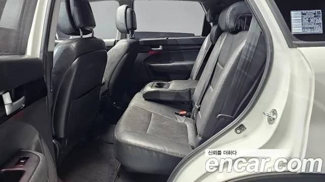 Kia Sorento — фото 12