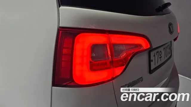 Kia Sorento — фото 23