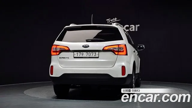 Kia Sorento — фото 4