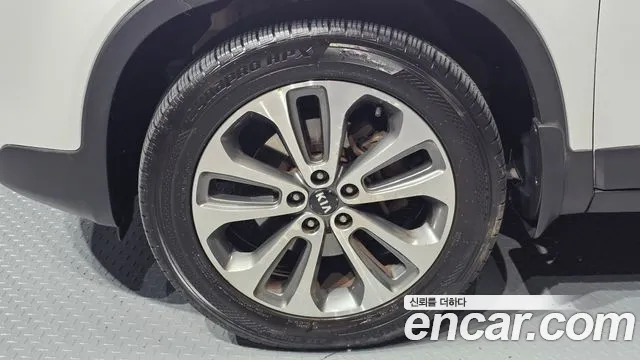 Kia Sorento — фото 5
