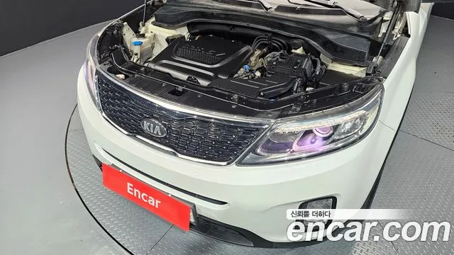 Kia Sorento — фото 6
