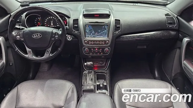 Kia Sorento — фото 7