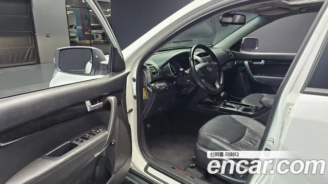 Kia Sorento — фото 10