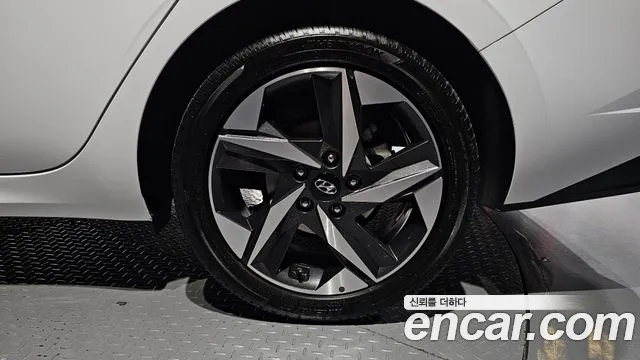 Hyundai Avante — фото 21