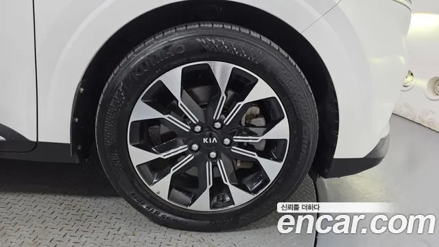 Kia Carnival — фото 21