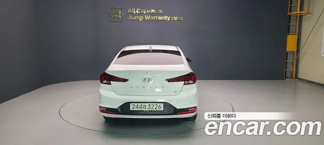 Hyundai Avante — фото 3